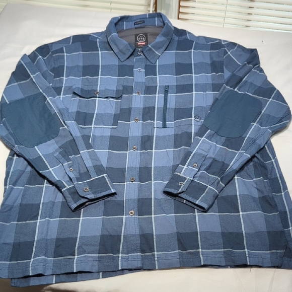 Wrangler Blue Plaid Casual Button Down Shirt - Picture 1 of 8